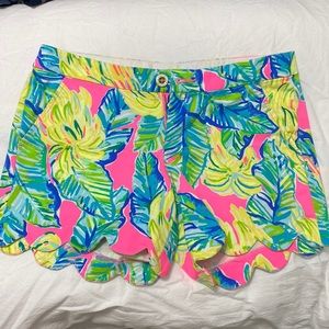 Lilly Pulitzer Local Flavor Buttercup Stretch Shorts size